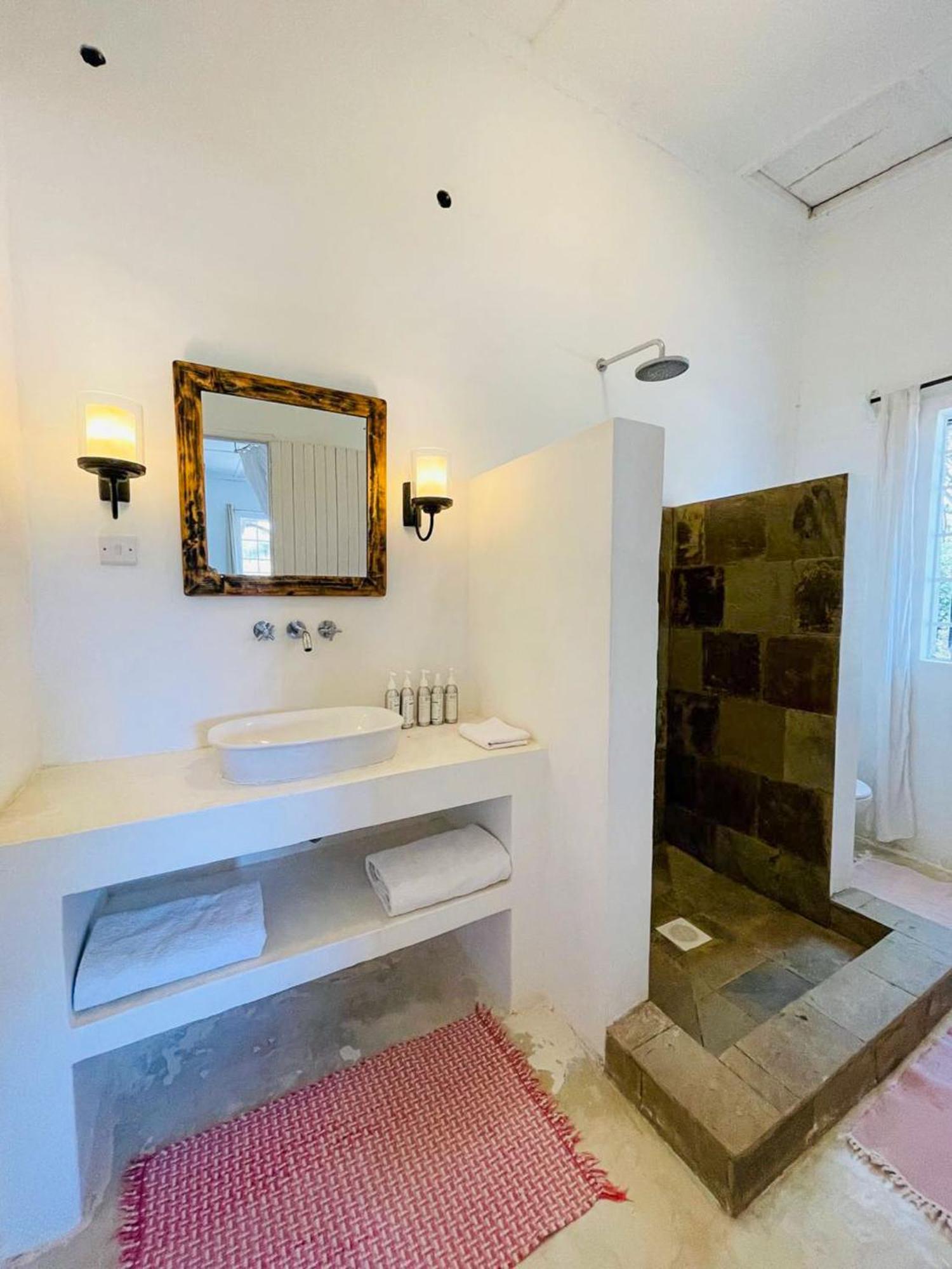 The Sanctuary Farm House Lake View Wildlife Naivasha Exterior foto